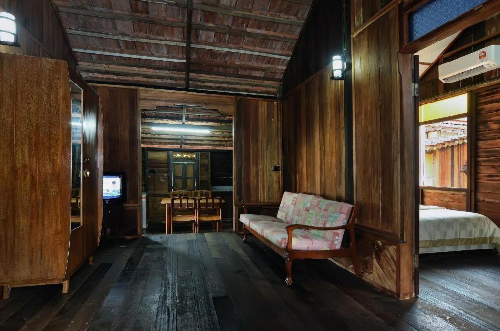 Oyo Home 90745 Desa Balqis Beach Resort Malakka Dış mekan fotoğraf